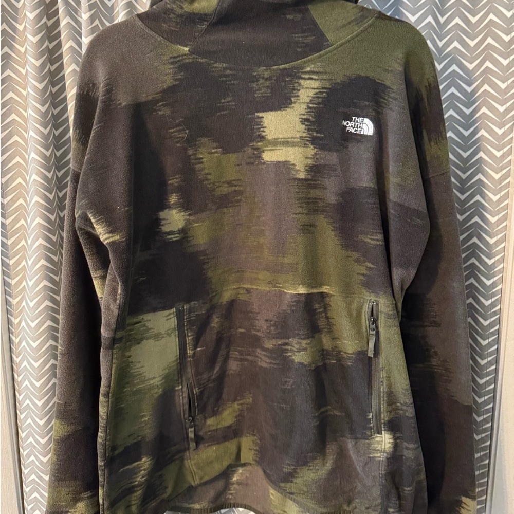 The North Face Camouflage Green and Black Pullover